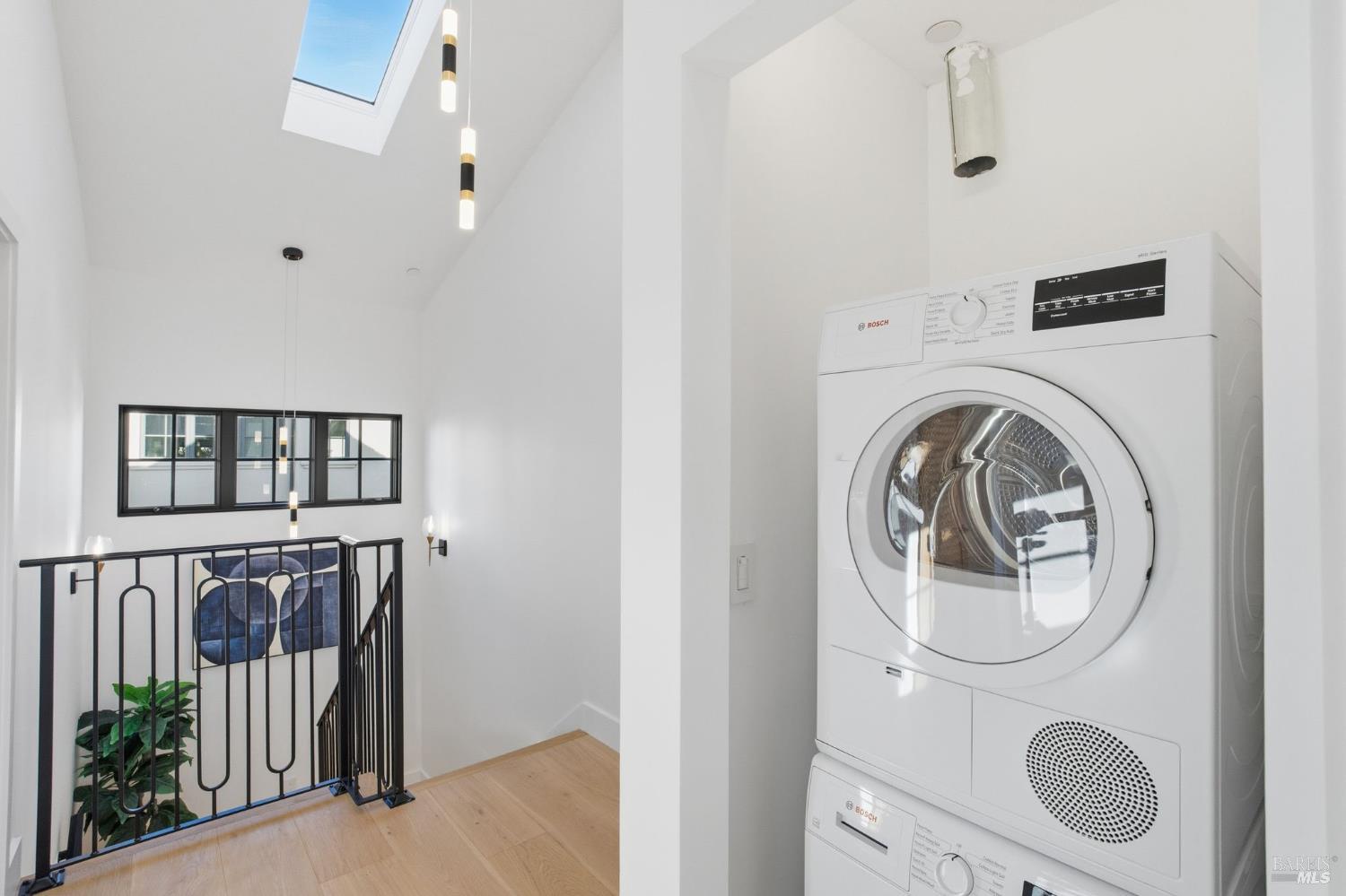 Detail Gallery Image 33 of 34 For 3021 Bateman St, Berkeley,  CA 94705 - 3 Beds | 2/1 Baths