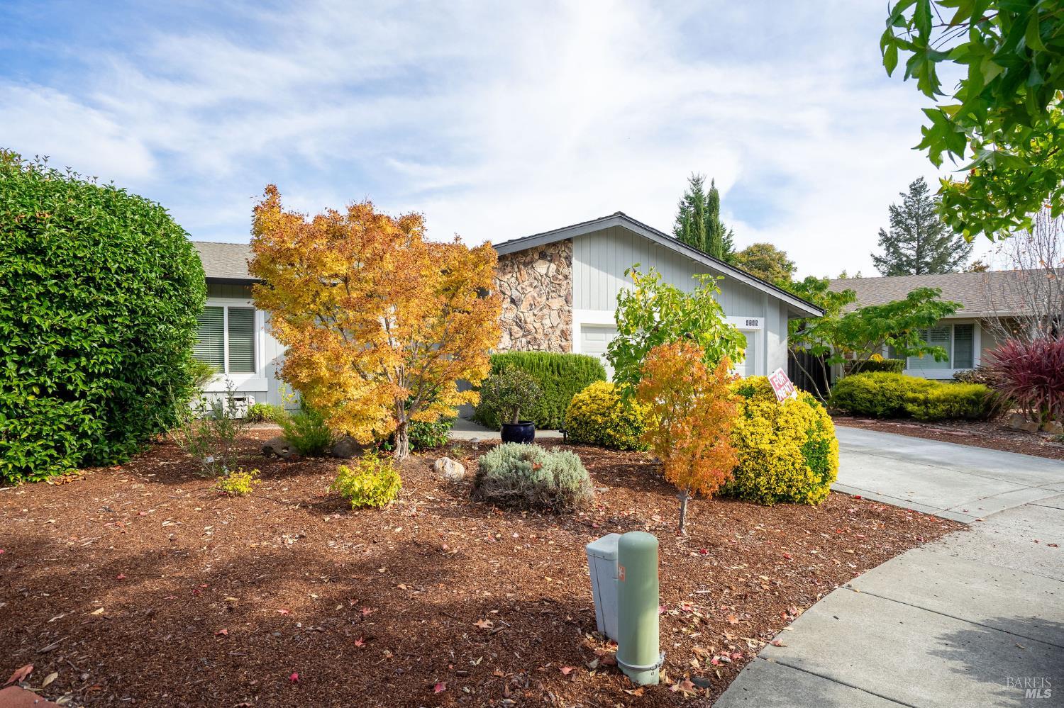 Detail Gallery Image 11 of 64 For 4248 Leafwood Cir, Santa Rosa,  CA 95405 - 3 Beds | 2 Baths