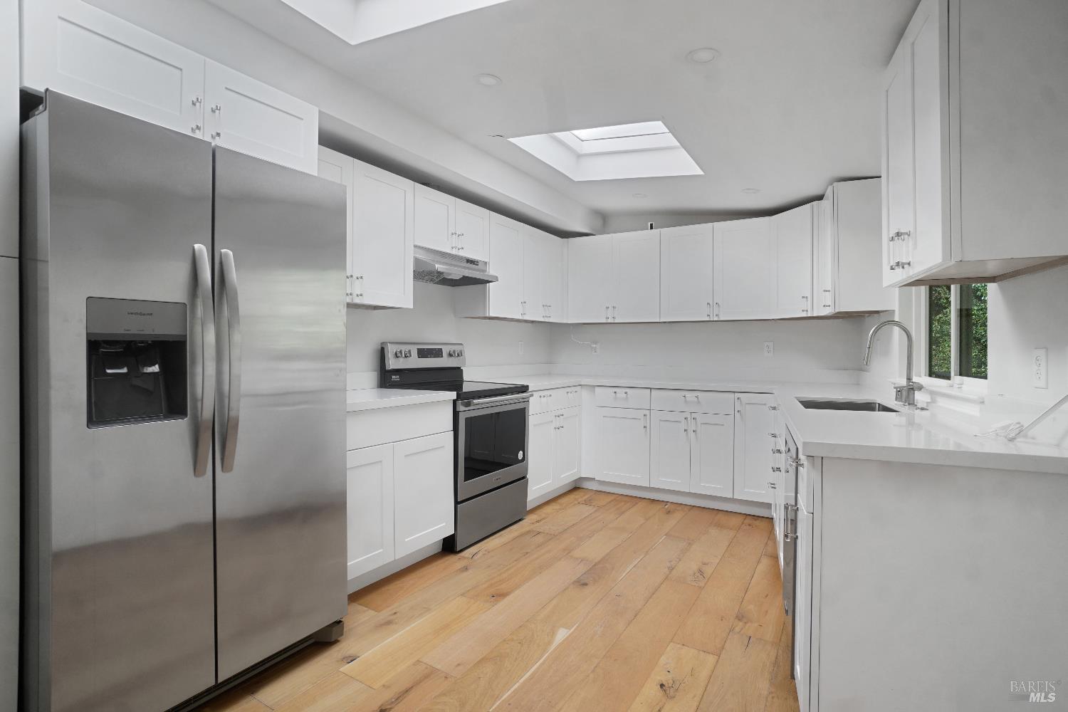 Detail Gallery Image 26 of 34 For 3330 Monterey Blvd, Oakland,  CA 94602 - 5 Beds | 3/1 Baths