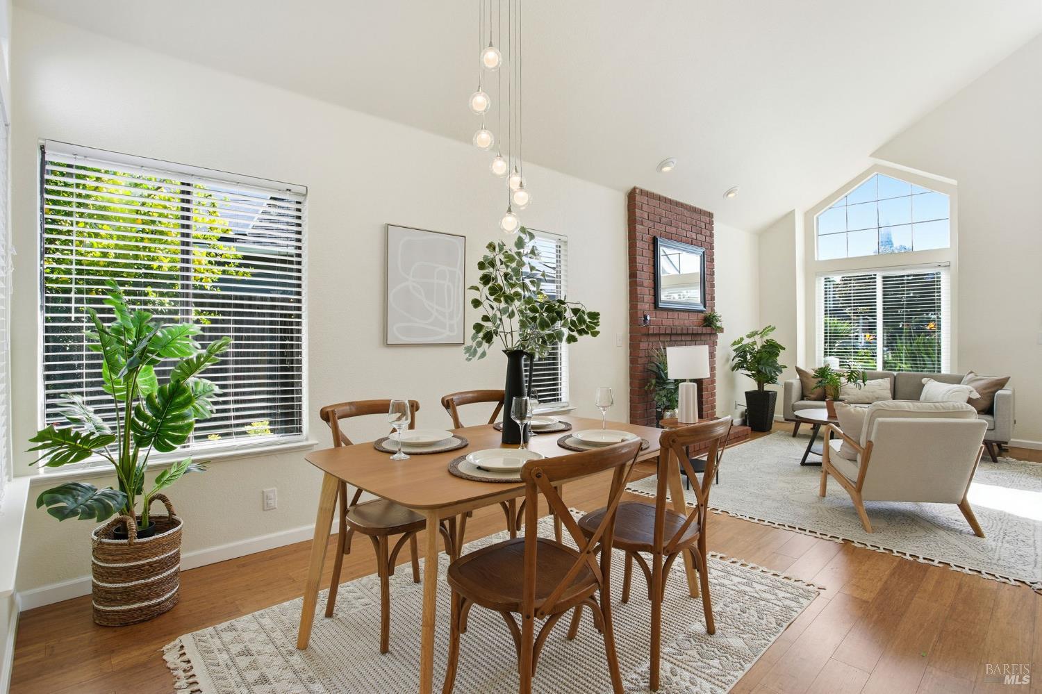 Detail Gallery Image 9 of 43 For 2420 Top Gallant Ct, Fairfield,  CA 94534 - 4 Beds | 2/1 Baths