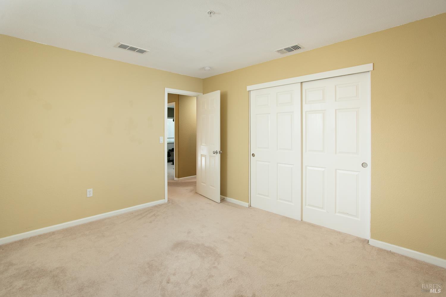 Detail Gallery Image 40 of 68 For 1440 Folsom Downs Cir, Dixon,  CA 95620 - 5 Beds | 3/1 Baths