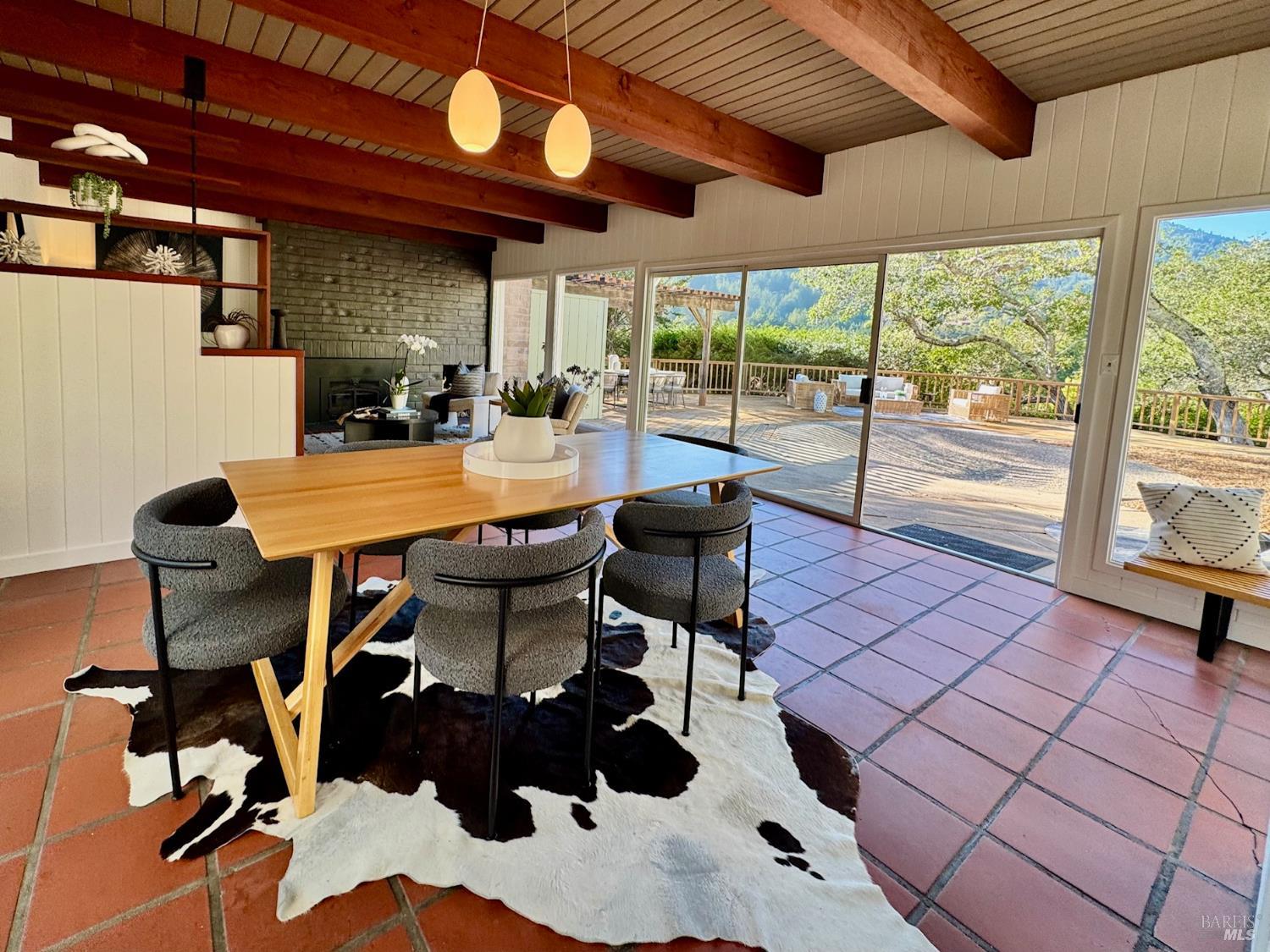 Detail Gallery Image 9 of 54 For 19 Cushing Dr, Mill Valley,  CA 94941 - 4 Beds | 3 Baths