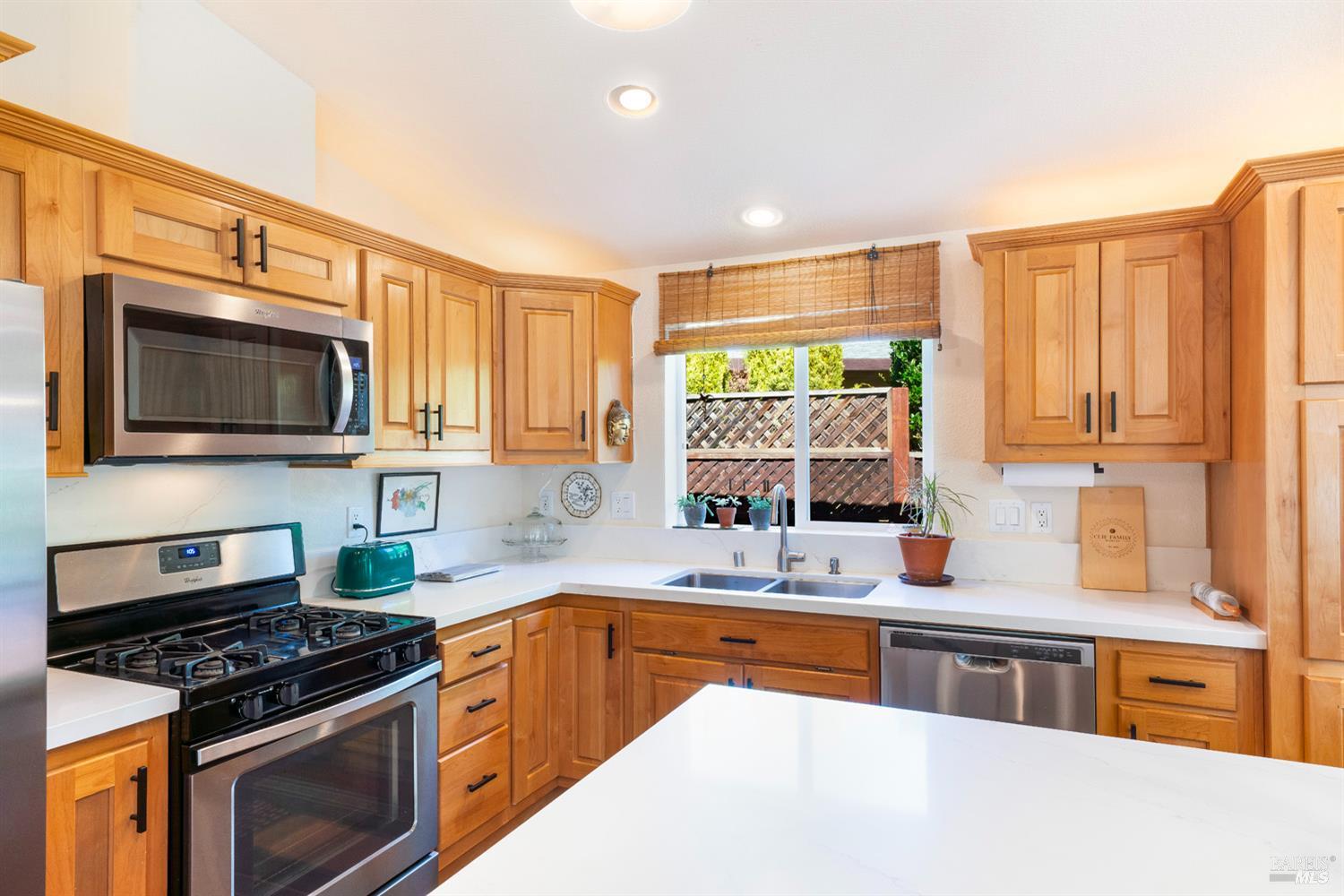 Detail Gallery Image 10 of 28 For 56 Laguna Seca Ct, Saint Helena,  CA 94574 - 3 Beds | 2 Baths