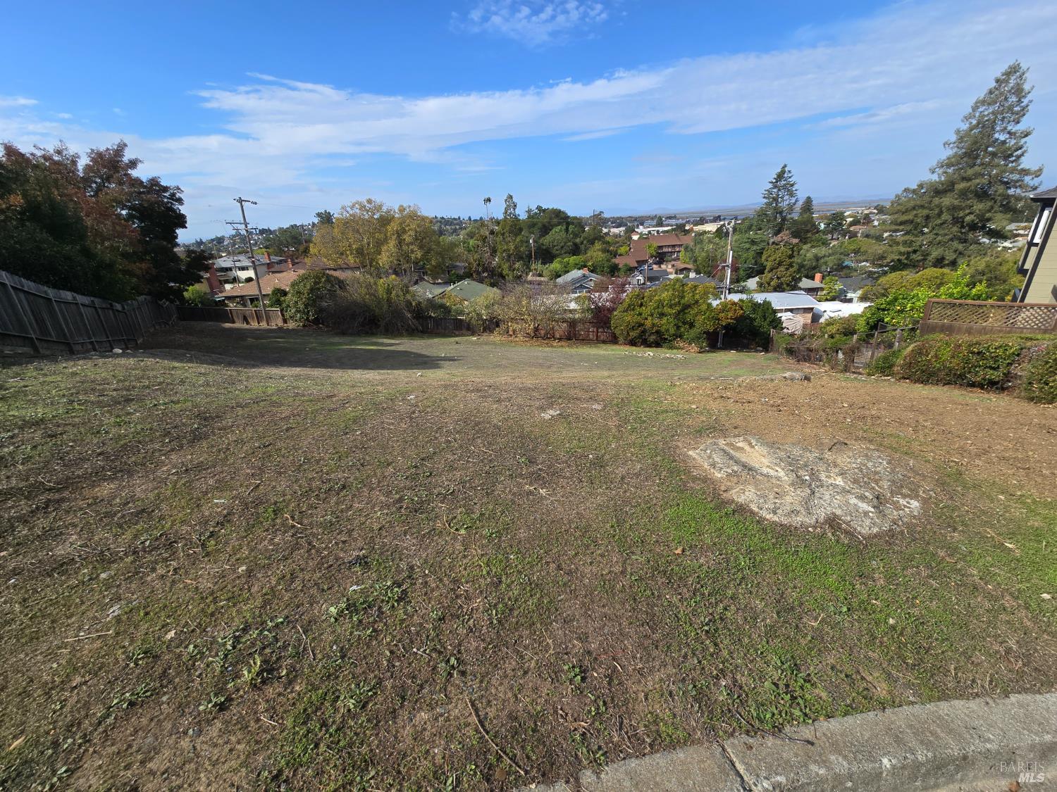 Detail Gallery Image 2 of 2 For 161 Serra Dr, Vallejo,  CA 94590 - – Beds | – Baths