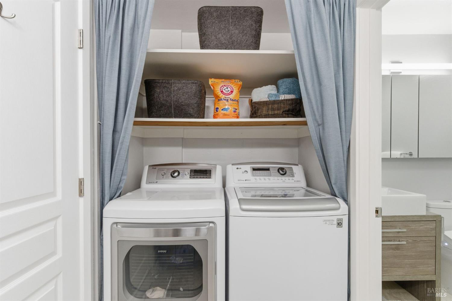 Detail Gallery Image 28 of 47 For 52 Park Ter, Mill Valley,  CA 94941 - 2 Beds | 1/1 Baths