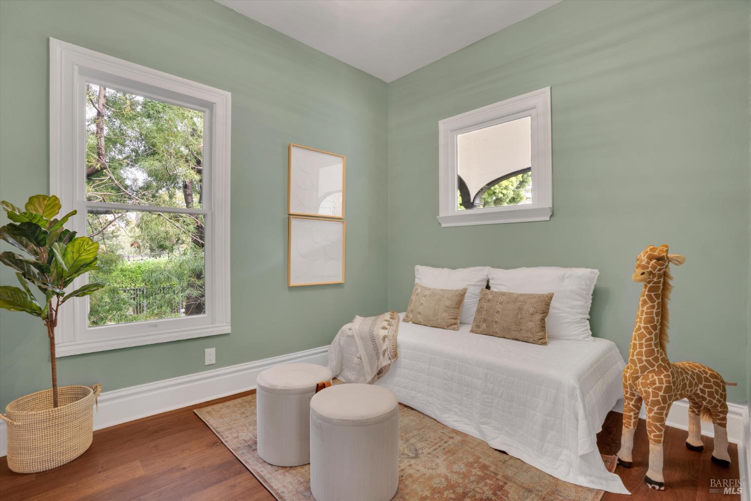 Detail Gallery Image 17 of 57 For 431 Brown St, Napa,  CA 94559 - 5 Beds | 2 Baths