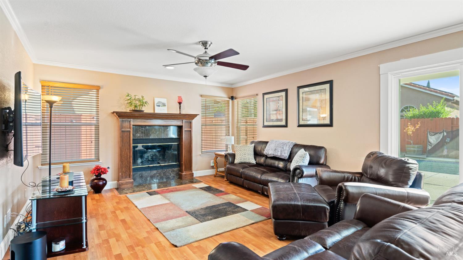 Detail Gallery Image 7 of 34 For 854 Owl Cir, Vacaville,  CA 95687 - 4 Beds | 3 Baths