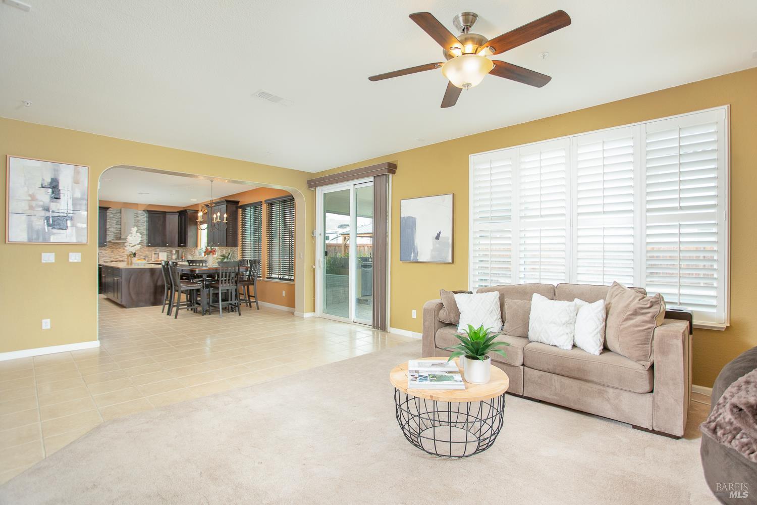 Detail Gallery Image 14 of 68 For 1440 Folsom Downs Cir, Dixon,  CA 95620 - 5 Beds | 3/1 Baths