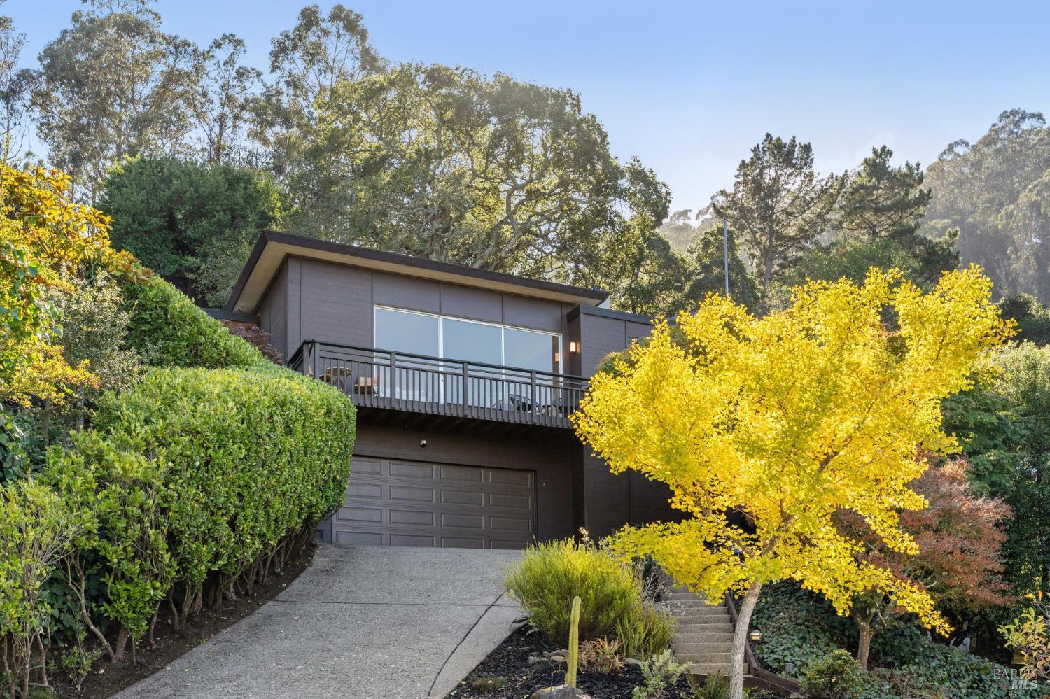 Detail Gallery Image 10 of 68 For 20 Crecienta Dr, Sausalito,  CA 94965 - 3 Beds | 2 Baths
