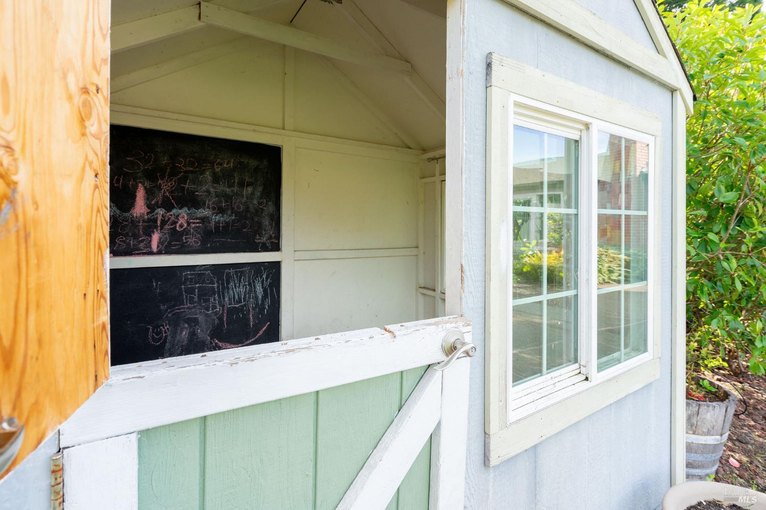 Detail Gallery Image 62 of 64 For 4248 Leafwood Cir, Santa Rosa,  CA 95405 - 3 Beds | 2 Baths