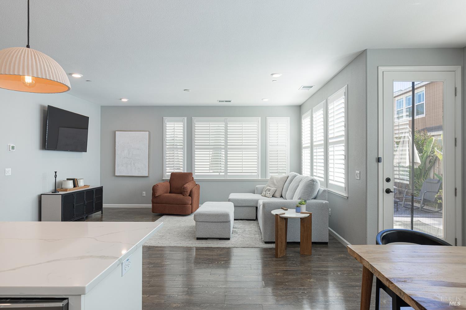 Detail Gallery Image 12 of 49 For 1617 Wildflower Way, Rohnert Park,  CA 94928 - 4 Beds | 2/1 Baths