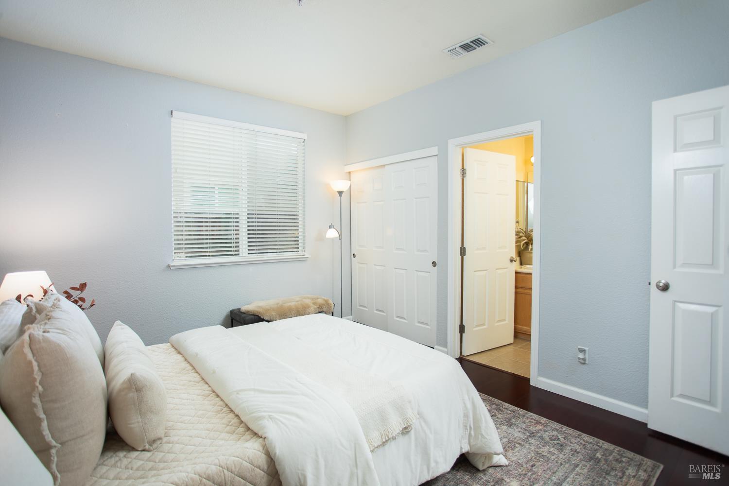 Detail Gallery Image 26 of 68 For 1440 Folsom Downs Cir, Dixon,  CA 95620 - 5 Beds | 3/1 Baths