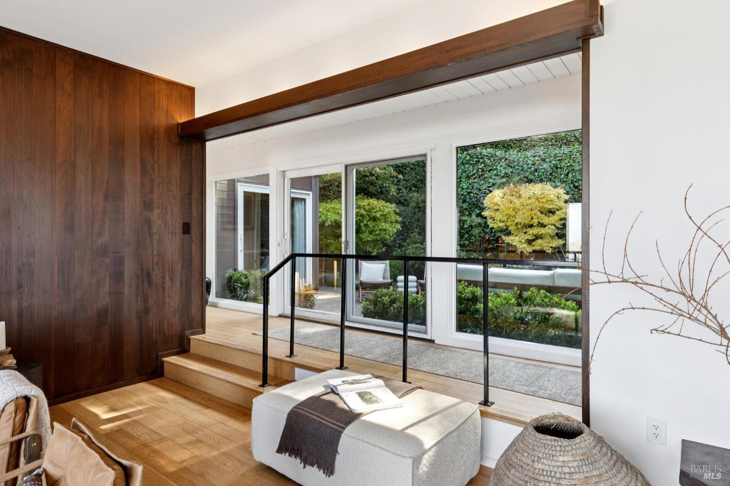 Detail Gallery Image 21 of 68 For 20 Crecienta Dr, Sausalito,  CA 94965 - 3 Beds | 2 Baths