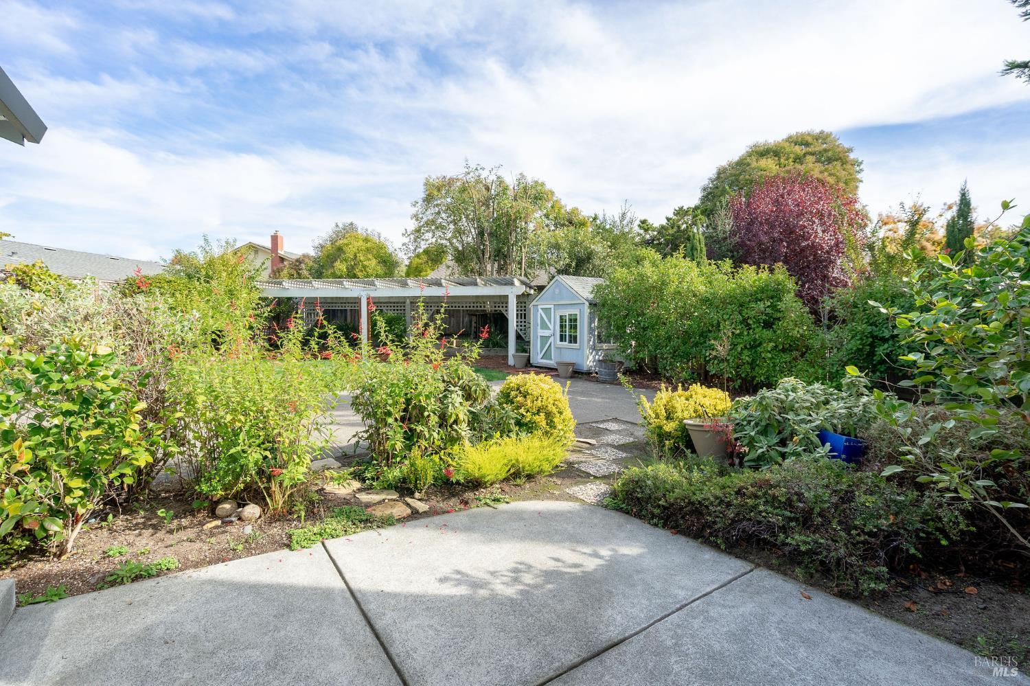 Detail Gallery Image 60 of 64 For 4248 Leafwood Cir, Santa Rosa,  CA 95405 - 3 Beds | 2 Baths