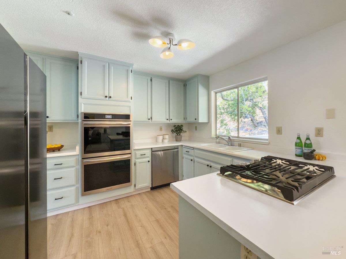 Detail Gallery Image 11 of 47 For 213 Deborah Ct, Novato,  CA 94949 - 4 Beds | 3 Baths