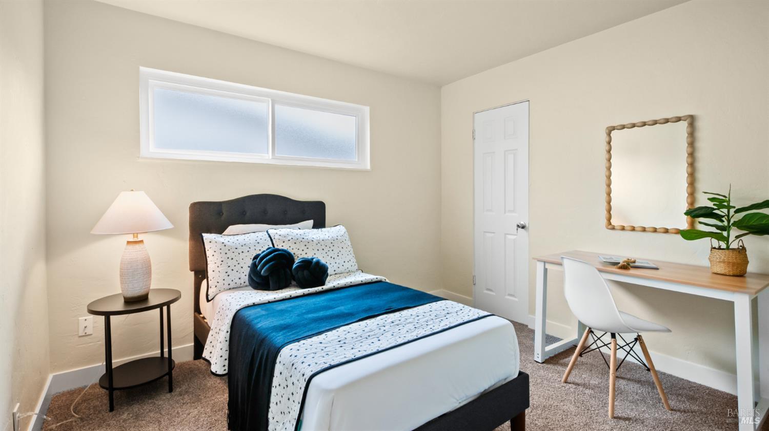 Detail Gallery Image 17 of 38 For 65 Arlington Dr, Petaluma,  CA 94952 - 3 Beds | 2 Baths