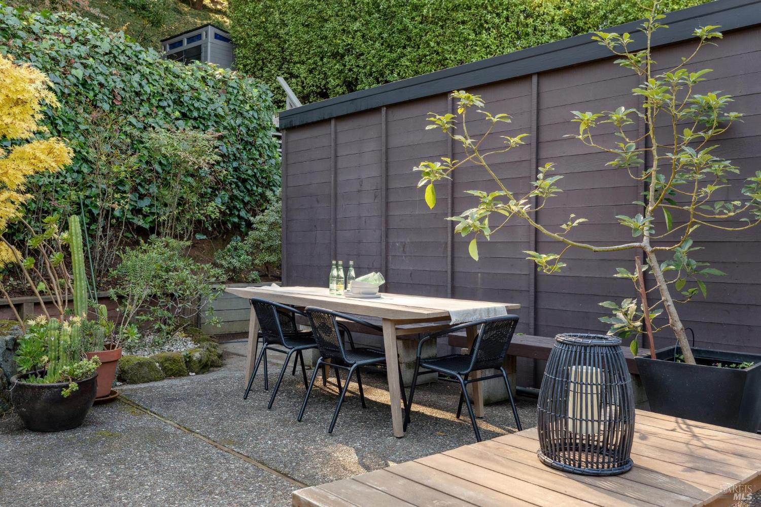 Detail Gallery Image 52 of 68 For 20 Crecienta Dr, Sausalito,  CA 94965 - 3 Beds | 2 Baths