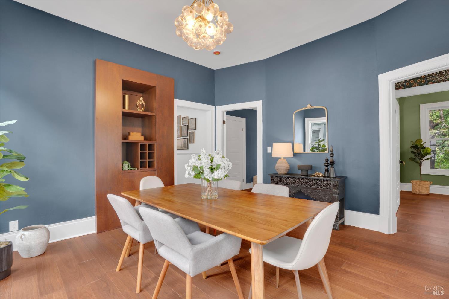 Detail Gallery Image 9 of 57 For 431 Brown St, Napa,  CA 94559 - 5 Beds | 2 Baths