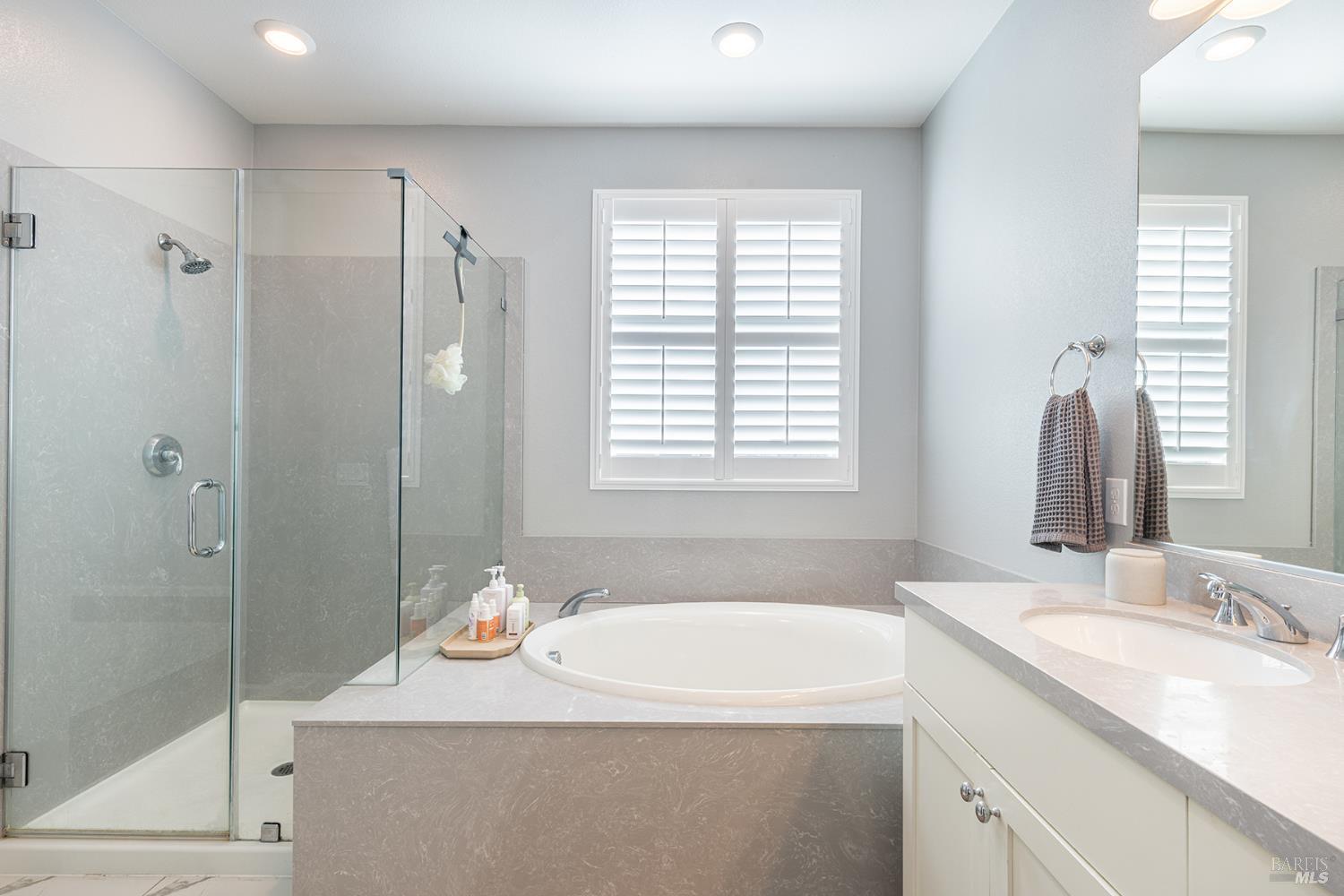 Detail Gallery Image 34 of 49 For 1617 Wildflower Way, Rohnert Park,  CA 94928 - 4 Beds | 2/1 Baths