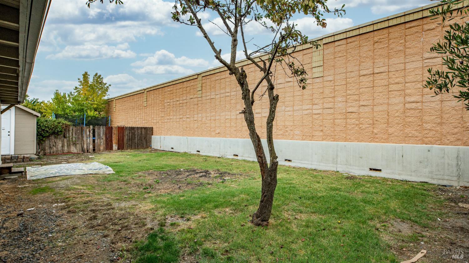 Detail Gallery Image 37 of 38 For 65 Arlington Dr, Petaluma,  CA 94952 - 3 Beds | 2 Baths