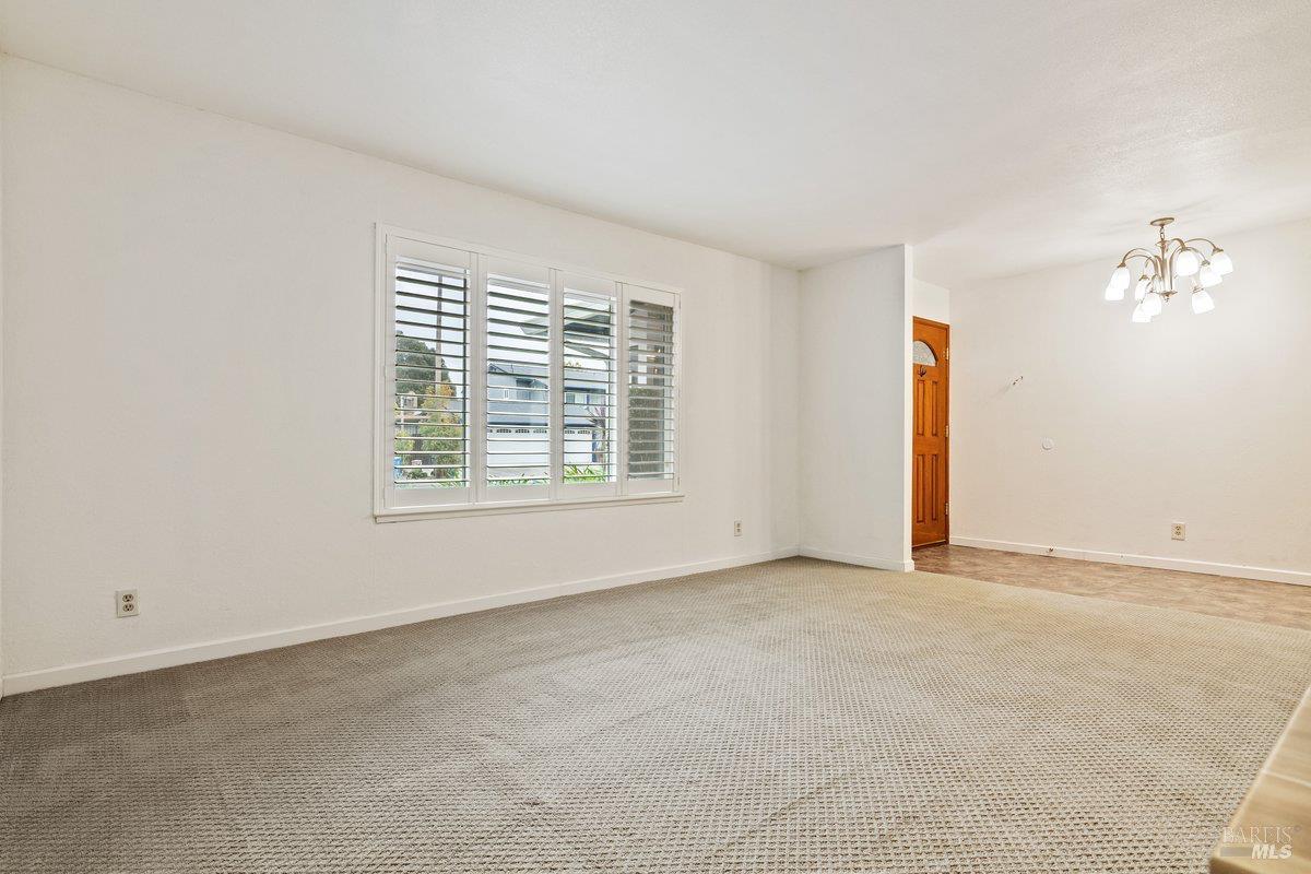 Detail Gallery Image 2 of 24 For 1275 Granada St, Vallejo,  CA 94591 - 3 Beds | 2 Baths