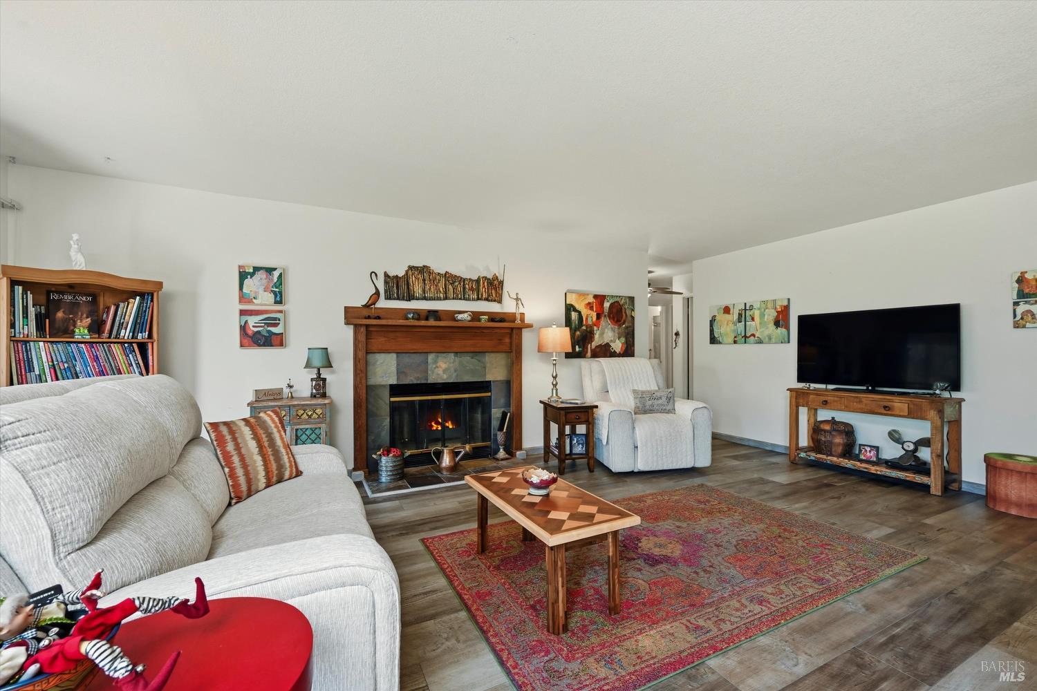 Detail Gallery Image 6 of 34 For 17937 Moon Hill Ct, Hidden Valley Lake,  CA 95467 - 3 Beds | 2 Baths