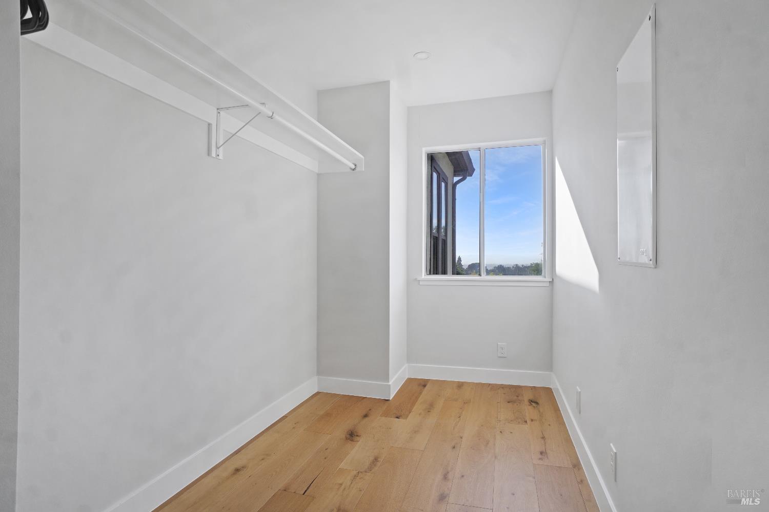 Detail Gallery Image 19 of 34 For 3330 Monterey Blvd, Oakland,  CA 94602 - 5 Beds | 3/1 Baths