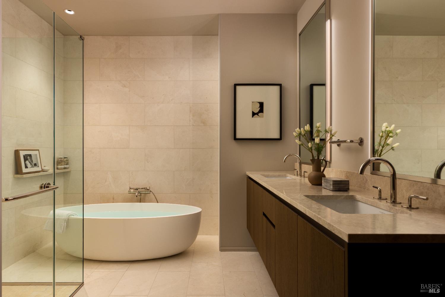 Detail Gallery Image 6 of 9 For 151 Sawmilll Cir #201,  Healdsburg,  CA 95448 - 1 Beds | 2 Baths