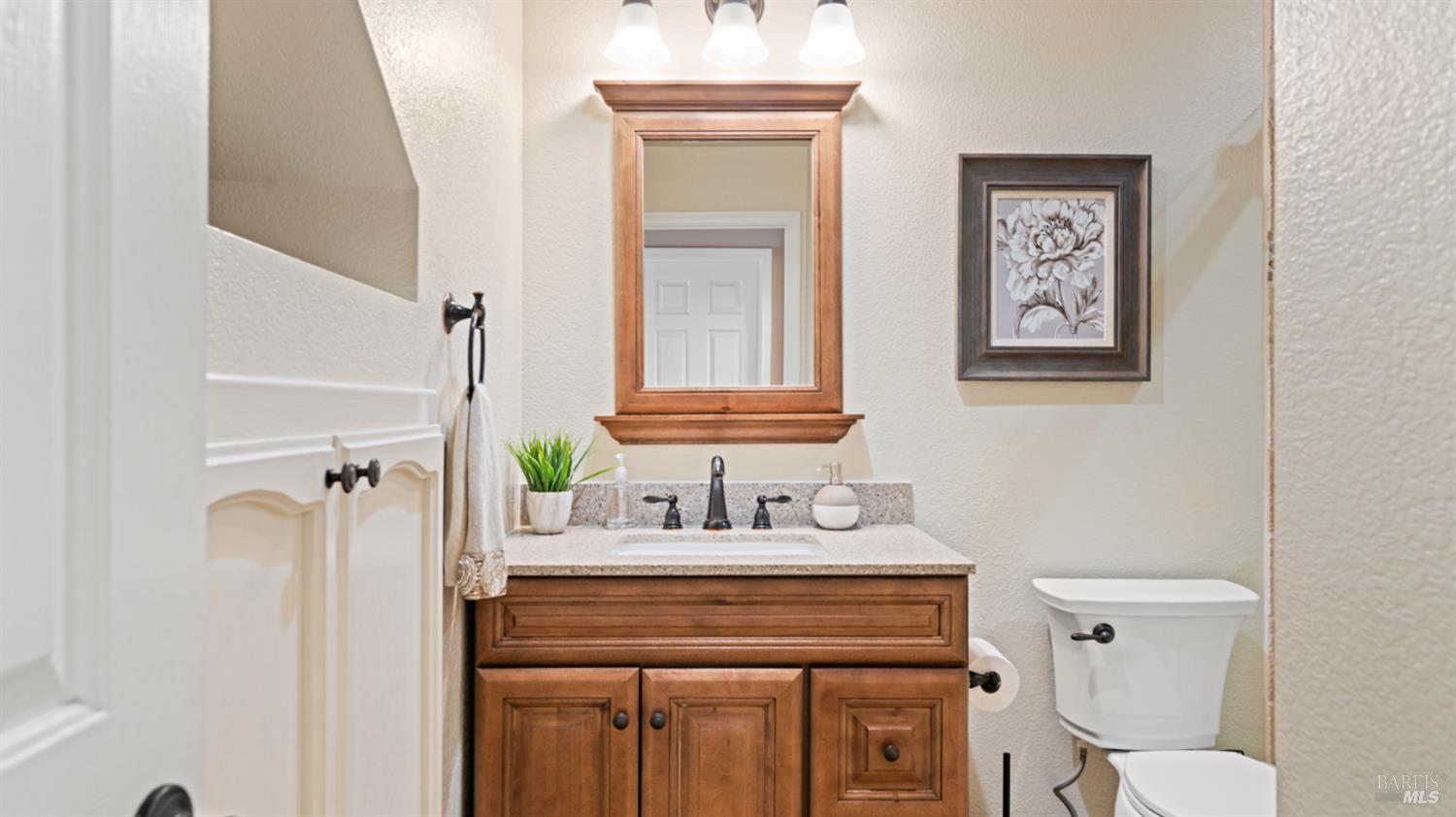 Detail Gallery Image 9 of 34 For 854 Owl Cir, Vacaville,  CA 95687 - 4 Beds | 3 Baths