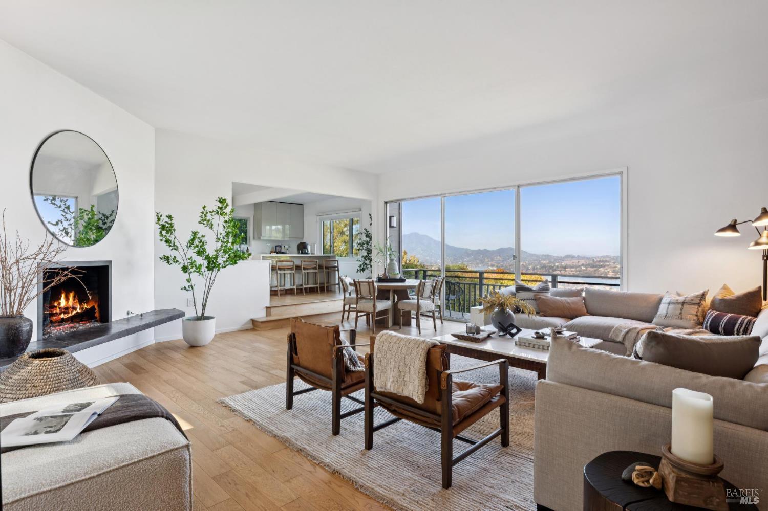 Detail Gallery Image 18 of 68 For 20 Crecienta Dr, Sausalito,  CA 94965 - 3 Beds | 2 Baths