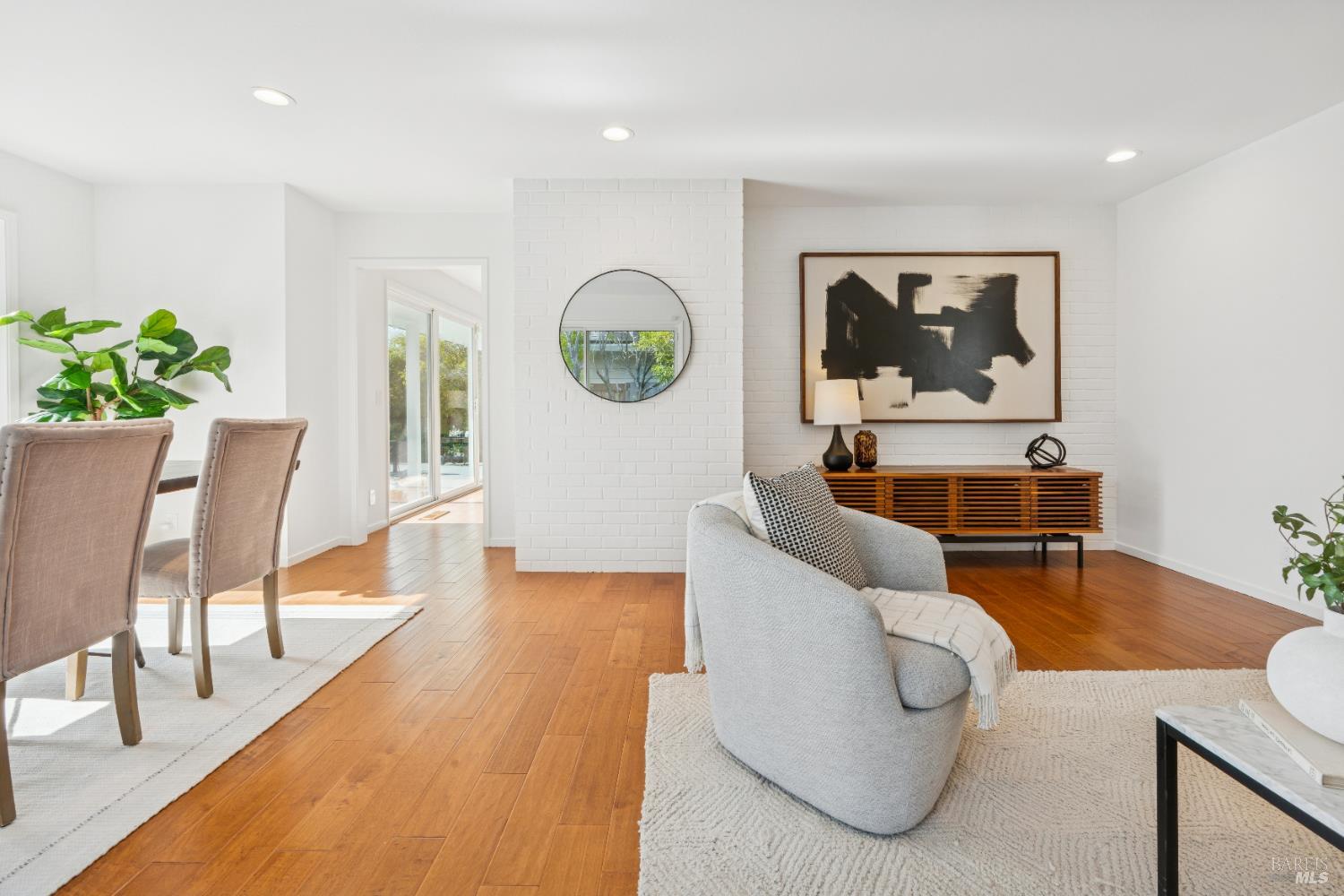 Detail Gallery Image 18 of 57 For 24 Bonnie Banks Way, San Rafael,  CA 94901 - 4 Beds | 3/1 Baths