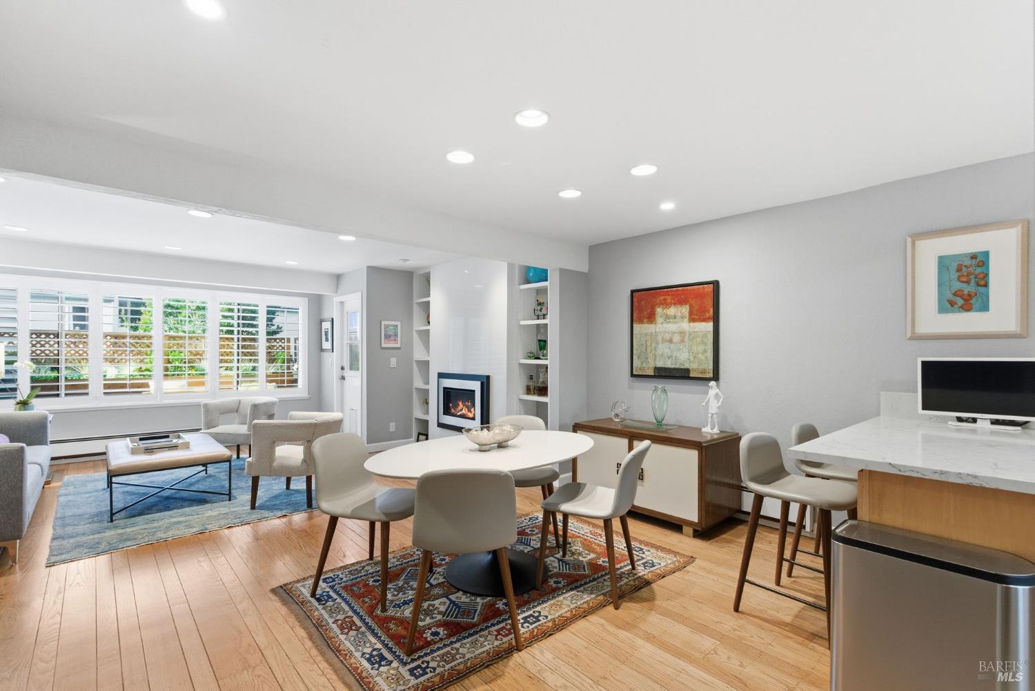 Detail Gallery Image 8 of 47 For 52 Park Ter, Mill Valley,  CA 94941 - 2 Beds | 1/1 Baths