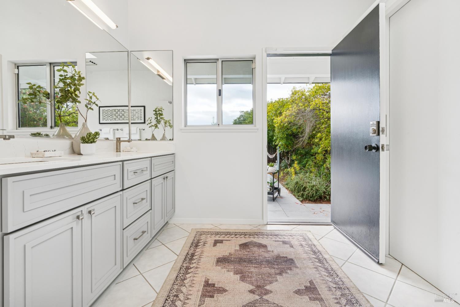 Detail Gallery Image 26 of 57 For 24 Bonnie Banks Way, San Rafael,  CA 94901 - 4 Beds | 3/1 Baths
