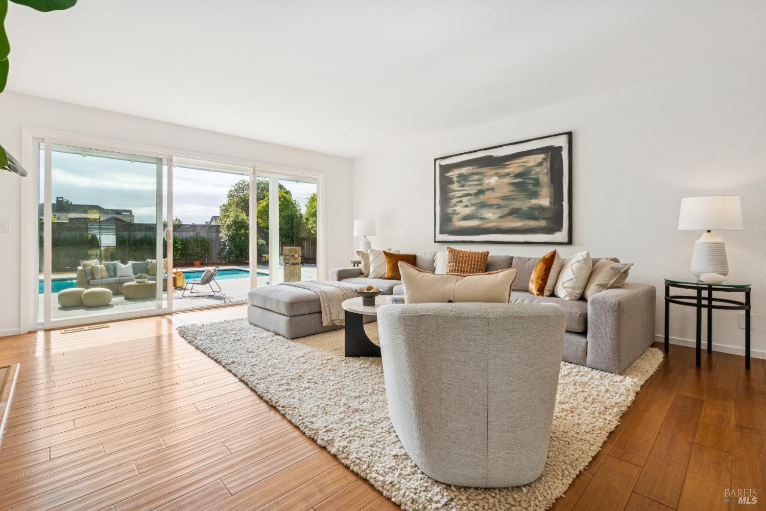 Detail Gallery Image 8 of 57 For 24 Bonnie Banks Way, San Rafael,  CA 94901 - 4 Beds | 3/1 Baths