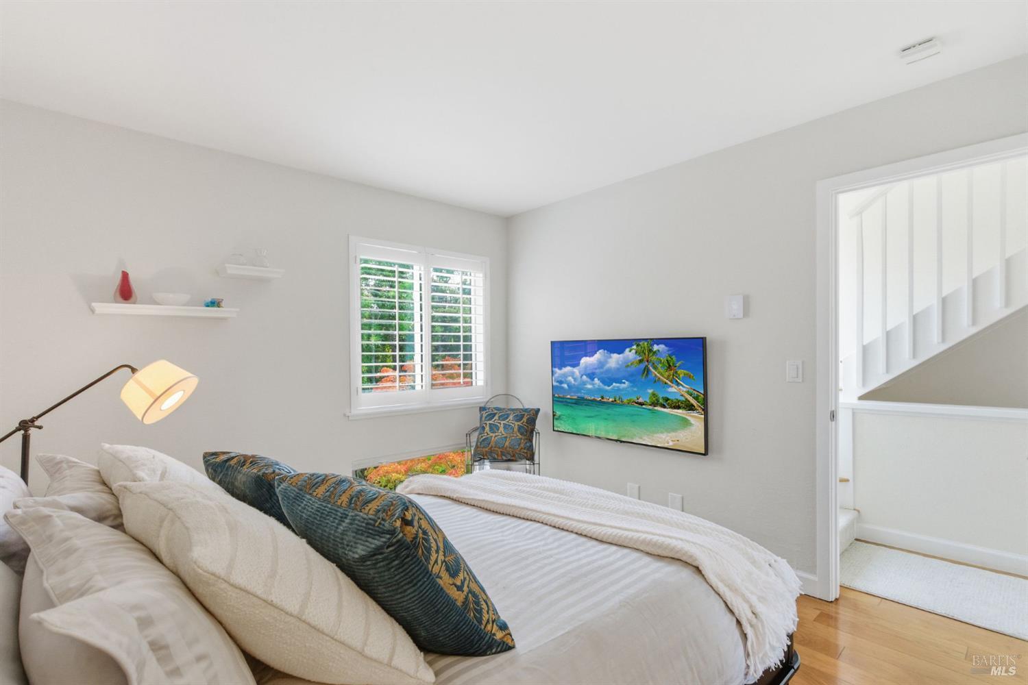 Detail Gallery Image 35 of 47 For 52 Park Ter, Mill Valley,  CA 94941 - 2 Beds | 1/1 Baths