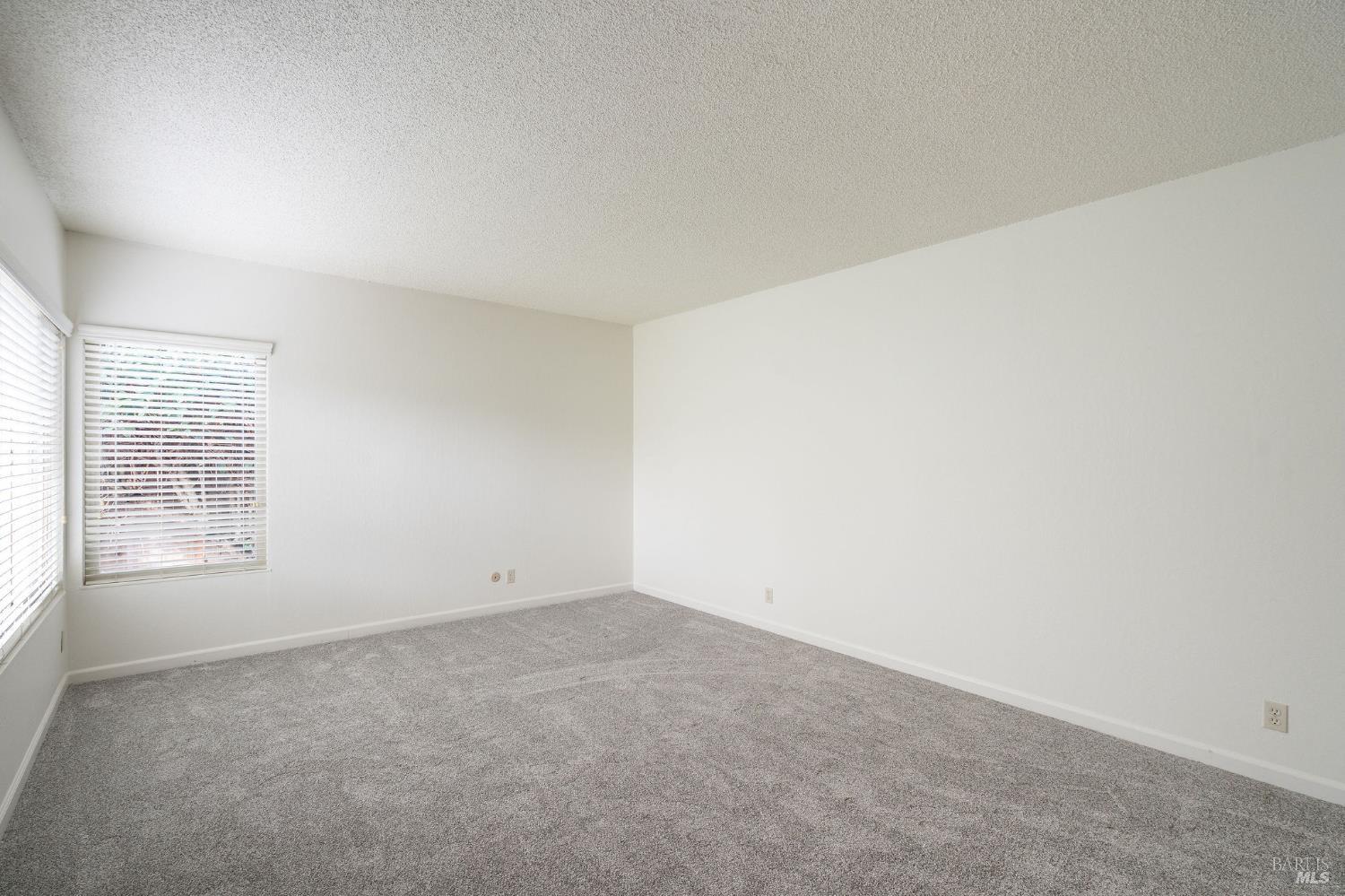 Detail Gallery Image 20 of 64 For 4248 Leafwood Cir, Santa Rosa,  CA 95405 - 3 Beds | 2 Baths