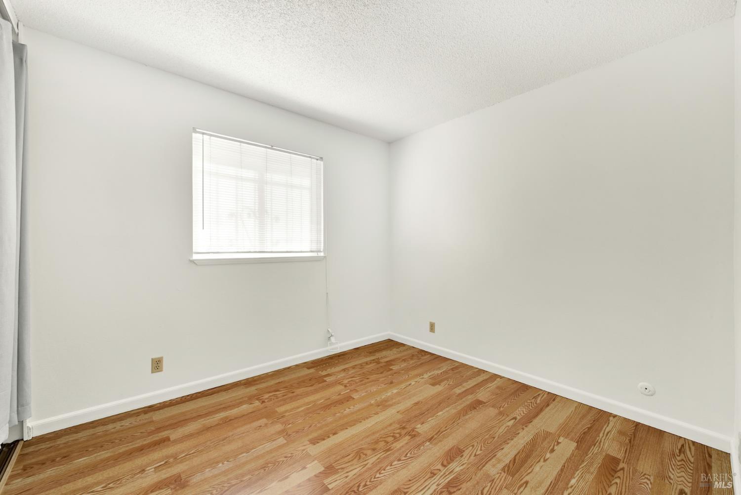 Detail Gallery Image 13 of 28 For 224 De Paul Dr, Vallejo,  CA 94589 - 4 Beds | 2 Baths