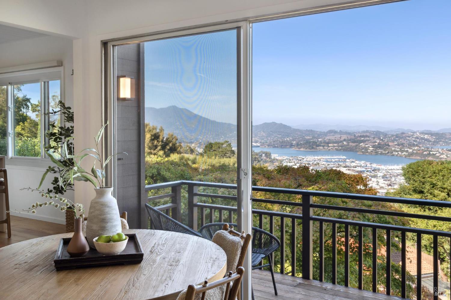 Detail Gallery Image 28 of 68 For 20 Crecienta Dr, Sausalito,  CA 94965 - 3 Beds | 2 Baths