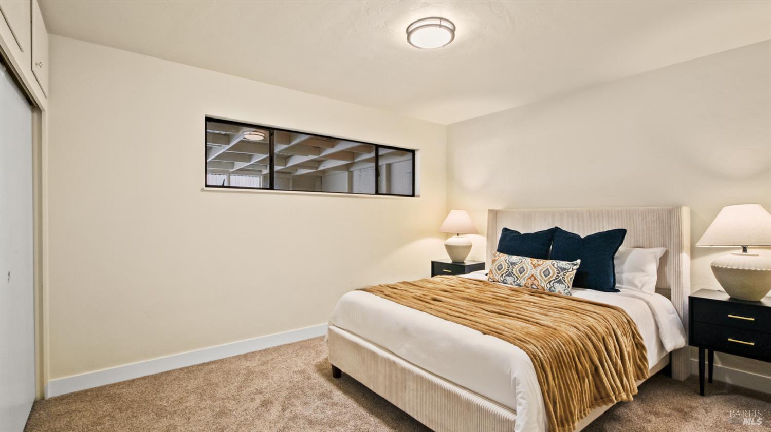 Detail Gallery Image 15 of 38 For 65 Arlington Dr, Petaluma,  CA 94952 - 3 Beds | 2 Baths