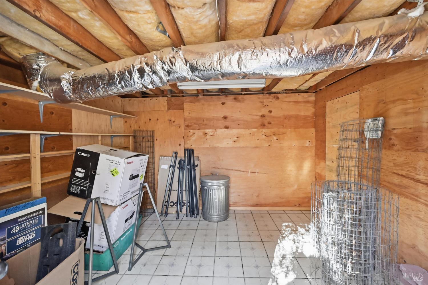 Detail Gallery Image 28 of 34 For 17937 Moon Hill Ct, Hidden Valley Lake,  CA 95467 - 3 Beds | 2 Baths