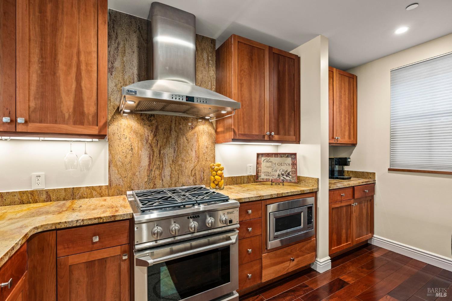 Detail Gallery Image 14 of 26 For 588 Main St #204,  Napa,  CA 94559 - 1 Beds | 1 Baths