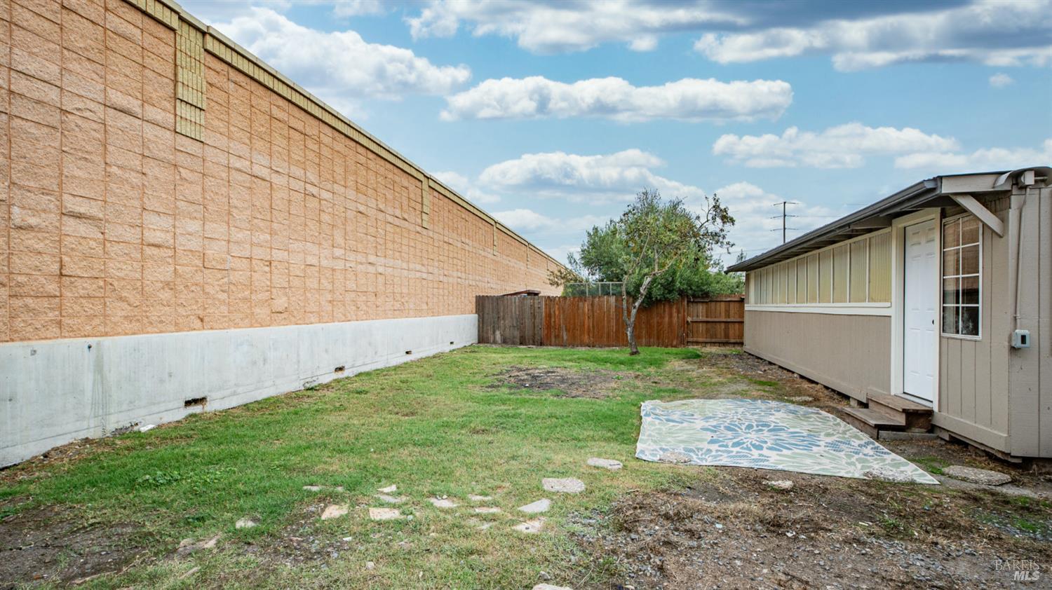 Detail Gallery Image 36 of 38 For 65 Arlington Dr, Petaluma,  CA 94952 - 3 Beds | 2 Baths