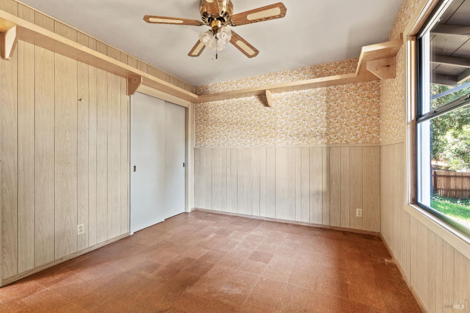 Detail Gallery Image 12 of 23 For 1575 Manzanita Dr, Ukiah,  CA 95482 - 3 Beds | 2/1 Baths