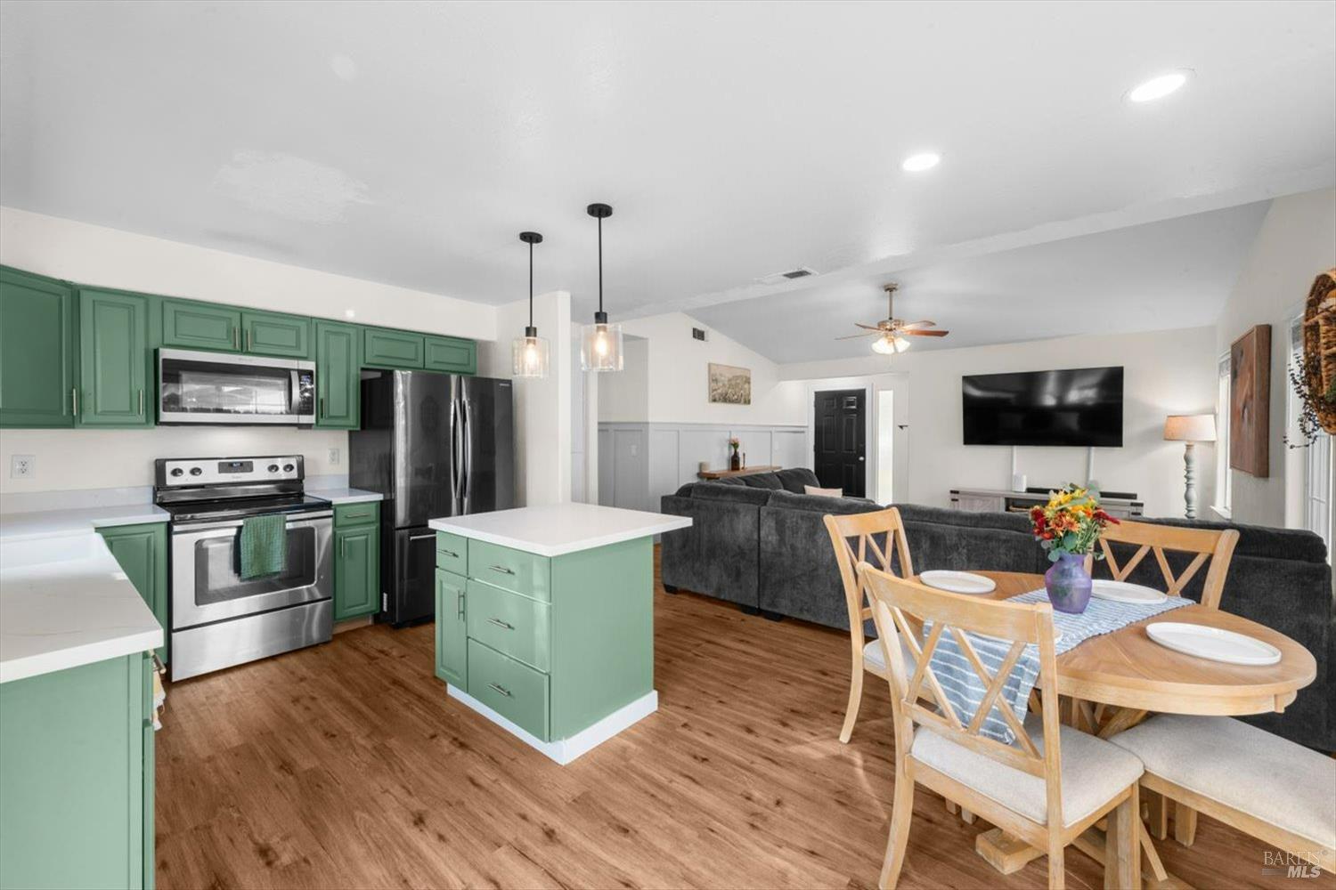 Detail Gallery Image 16 of 45 For 500 Gregory Dr, Vacaville,  CA 95687 - 3 Beds | 2 Baths