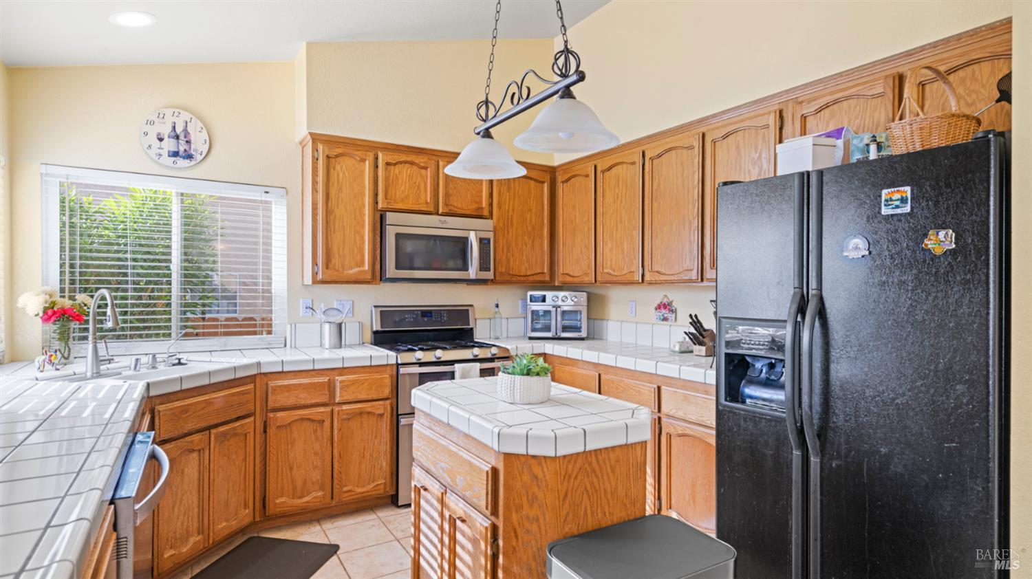 Detail Gallery Image 12 of 34 For 854 Owl Cir, Vacaville,  CA 95687 - 4 Beds | 3 Baths