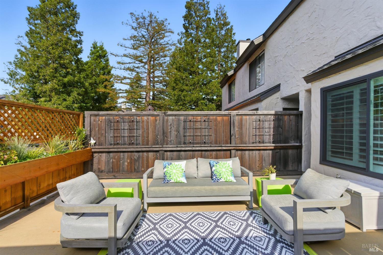 Detail Gallery Image 19 of 47 For 52 Park Ter, Mill Valley,  CA 94941 - 2 Beds | 1/1 Baths