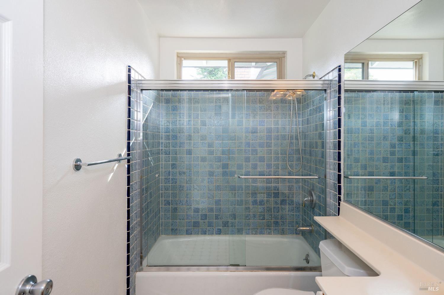 Detail Gallery Image 51 of 64 For 4248 Leafwood Cir, Santa Rosa,  CA 95405 - 3 Beds | 2 Baths
