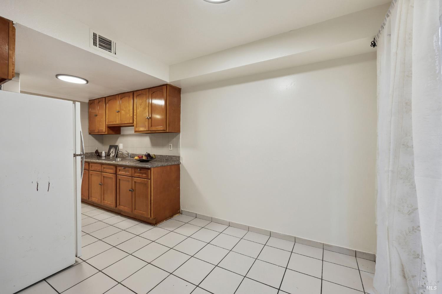 Detail Gallery Image 13 of 43 For 788 Simpson Pl, Santa Rosa,  CA 95401 - 3 Beds | 1/1 Baths