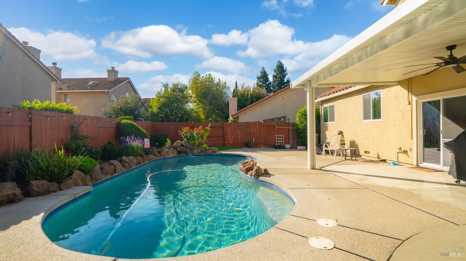 Detail Gallery Image 30 of 34 For 854 Owl Cir, Vacaville,  CA 95687 - 4 Beds | 3 Baths