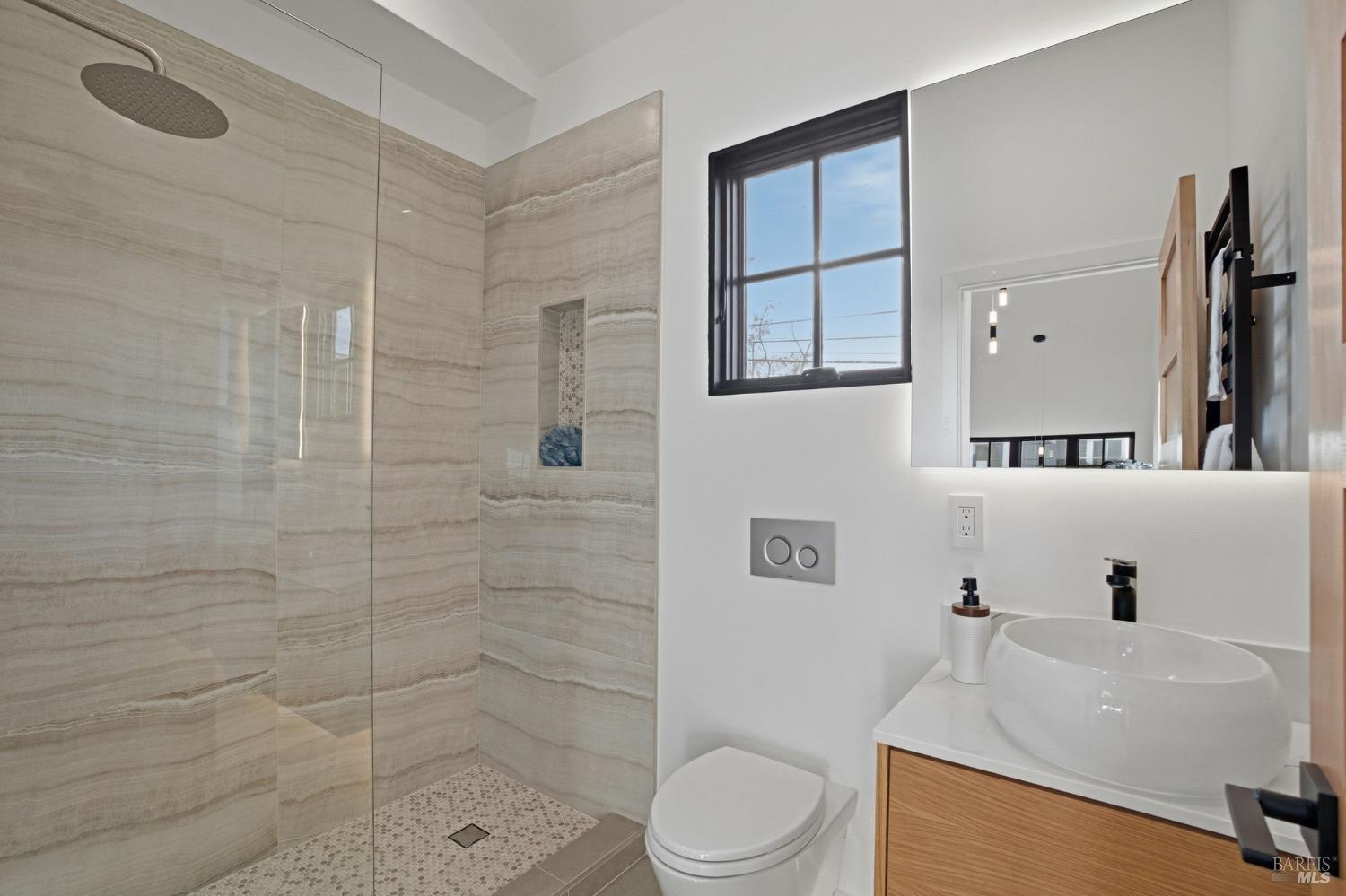 Detail Gallery Image 26 of 34 For 3021 Bateman St, Berkeley,  CA 94705 - 3 Beds | 2/1 Baths